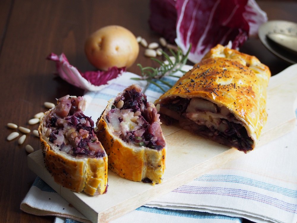 Per la #giornatamondialecontrolosprecoalimentare ho preparato uno strudel salato radicchio e frutta secca! link alla ricetta! #lovelfelunch #food #ricette lovelifelunch.it/2018/02/strude…