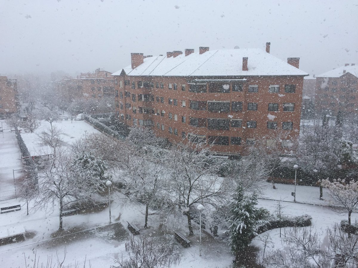 ajcervema's tweet photo. #nieve #cuaja #Alcobendas #Madrid @HimarGonzalez @tiempobrasero #quebonito https://t.co/8FQkt9ibYG
