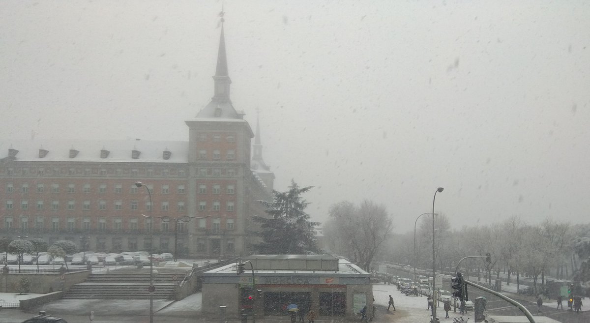 MoncloaAravaca's tweet photo. 🌨 ¿Necesitas sal para tu comunidad de viviendas? En @MoncloaAravaca puedes recogerla de 7.00 a 21.30 horas en la Calle Arquitecto López Otero s/n bajo A-6 #PEIAM
Más información en 👉 https://t.co/Ze1c9okvYb https://t.co/MaYrh81psq