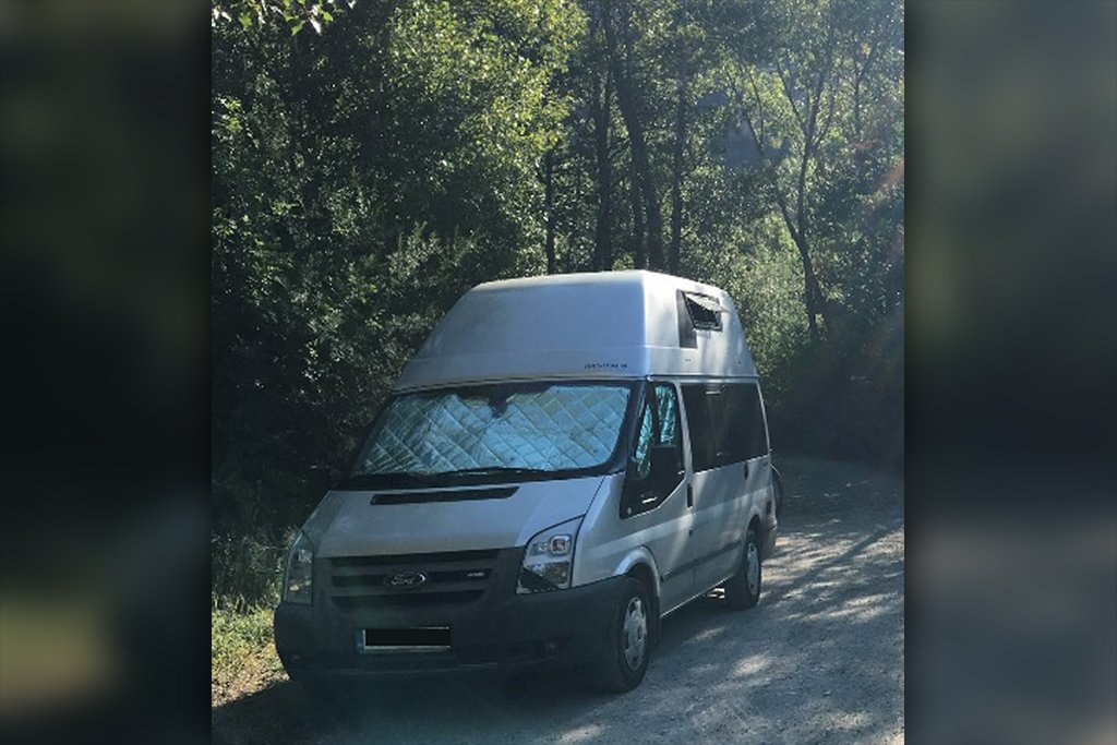 DerbysPolice's tweet photo. We’re releasing an image of a silver @Ford Nugget camper van which was stolen from a village near #Grindleford. #PadleyHill #NetherPadley https://t.co/jmpufrvXnt https://t.co/R3ZTAHSIDg