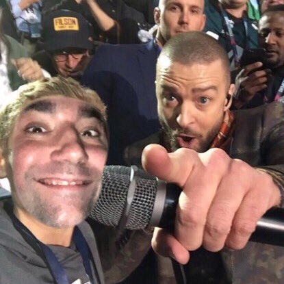 KADENRADIO's tweet photo. so #blessed. phone has been BLOWIN UP. #SuperBowl #SuperBowl2018 #SuperBowlLII #SuperBowlkid #justintimberlake #halftimeshow #halftimekid #mpls #minneapolis #minnesota @jtimberlake https://t.co/6fmEYTlz0k