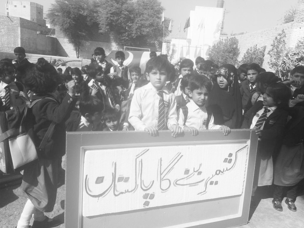 LASSYSTEM's tweet photo. #kashmir #bany #ga #pakistan 
#kashmirday #5thfebruary 
#kashmir #is #our #and #we #are #of #kashmir 

#we #love #kashmir https://t.co/Rqgc4OoAmb