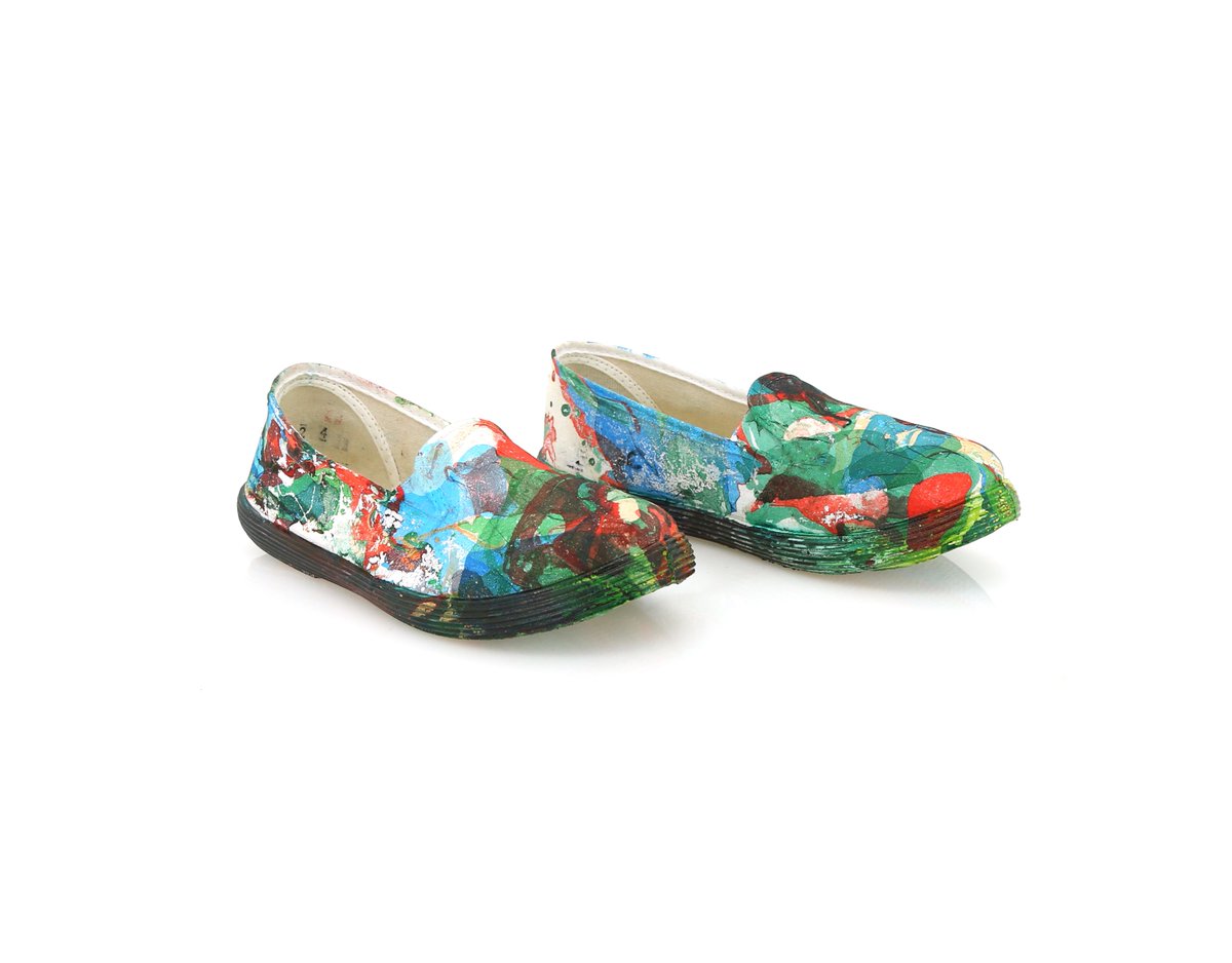 Batakenya's tweet photo. @CapitalFMKenya @SharonKMwangi Do you have a pair of customized Ngomas?
Show us your pair!! Use #BataDesignersApprentice tag @CapitalFMKenya. Stand a chance to win a #Bata Shopping voucher. https://t.co/z6O5zSUxre