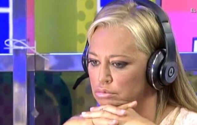manelvideoblogs's tweet photo. Yo escuchando el audio de Aitana donde supuestamente admite que le gusta Cepeda #OtDirecto5F https://t.co/SHGecvO3yK