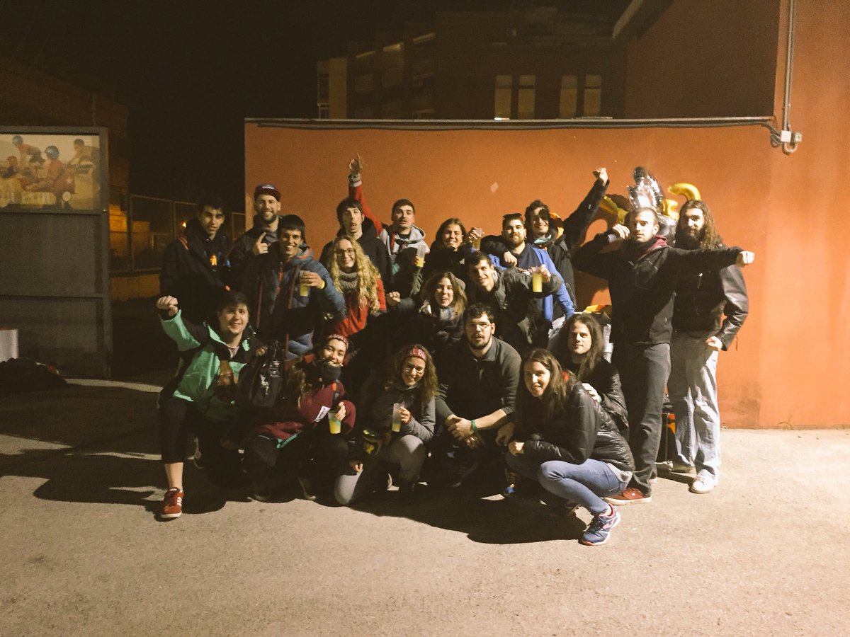 Aquest passat cap de setmana vam participar al <a href="/TCF_Saballuts/">Torneig Casteller de Futbol Saballuts 2018</a>. Donar les gràcies als organitzadors per aquest torneig, felicitar a la <a href="/collavella/">Colla Vella dels Xiquets de Valls</a> per guanyar-lo i a <a href="/cvg_cat/">Castellers de la Vila de Gràcia</a> pel premi a la millor afició! 
#castellers