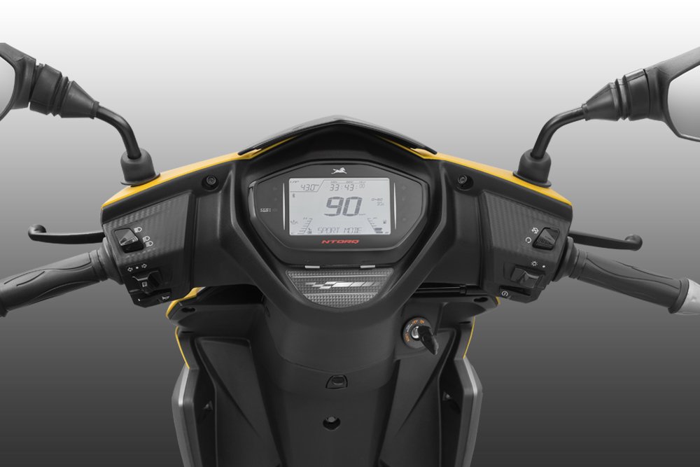 motomadras's tweet photo. @TVSNTORQ gets #SmartXConnect bluetooth connectivity system. Features include navigation assist, calle ID, last parked location assist and rides stats sharing. https://t.co/qQeJAnAyq8