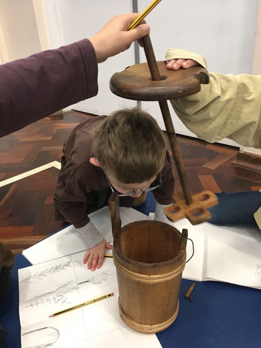 DringhousesPS's tweet photo. Do you know what these artefacts are and what they were used for? KS2 have been finding out! #AngloSaxonDay #KS2learning https://t.co/1dbaiEpT5V