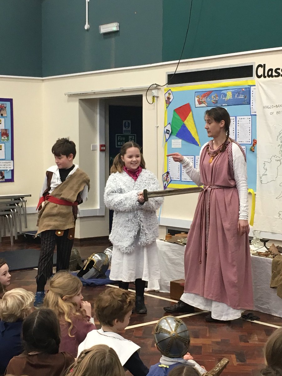 DringhousesPS's tweet photo. Do you know what these artefacts are and what they were used for? KS2 have been finding out! #AngloSaxonDay #KS2learning https://t.co/1dbaiEpT5V