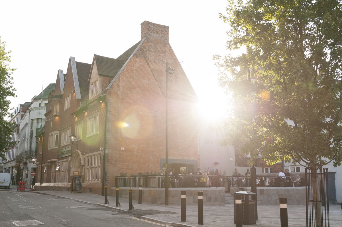 LeicsComedyFest's tweet photo. 2 days to go!! During this year's festival, @knightandgarter will be offering festival goers 25% off their total restaurant bill, Monday – Thursday with a valid show ticket for that day. (Except for 14th of Feb). #VoteComedy! https://t.co/rTc3hHGlIA