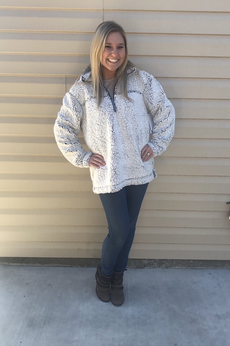 AllstarTrophies's tweet photo. Hey guys get your Sherpa Pullovers while you can! Only $40🔥🔥 https://t.co/CBf4Lkr2Rd