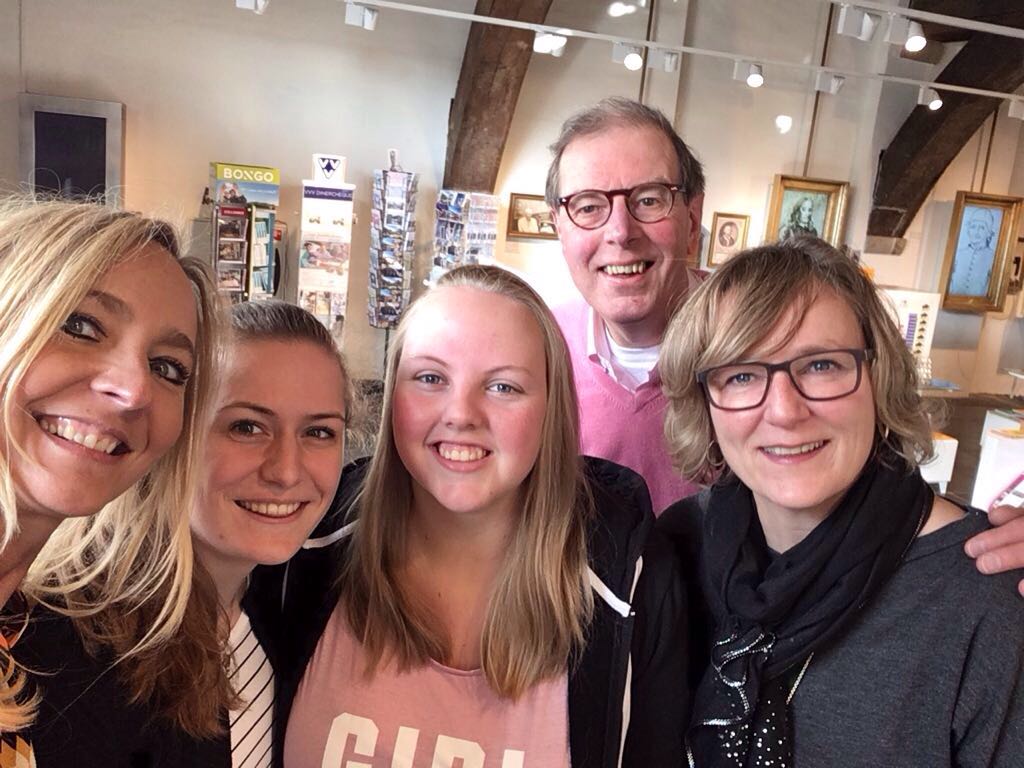 VOLOPDenBosch's tweet photo. Blij met onze 2 afstudeerders van @AvansHogeschool die de Social Return on Investment gaan uitrekenen voor @VOLOPDenBosch! Succes Roos Vermeer en Petri van de Burgt https://t.co/SmlaYZ5rh4