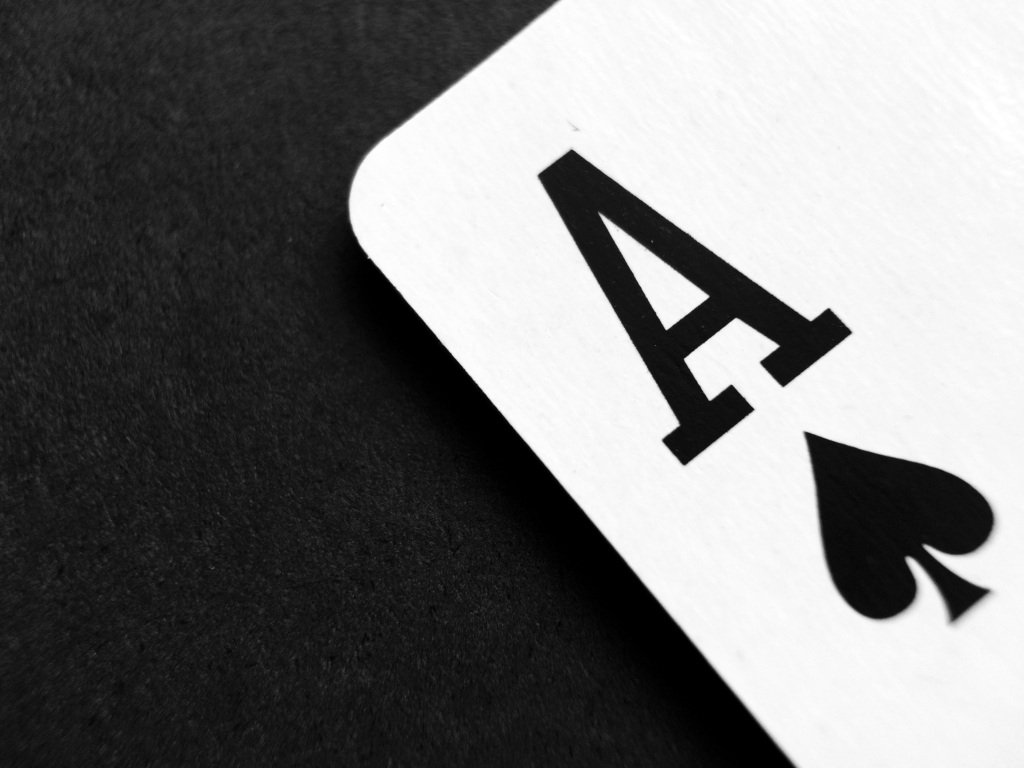 ishikahoti's tweet photo. Cheating Playing Cards in Jabalpur https://t.co/YJyII7q1C6 https://t.co/Y6lY3PWcK4