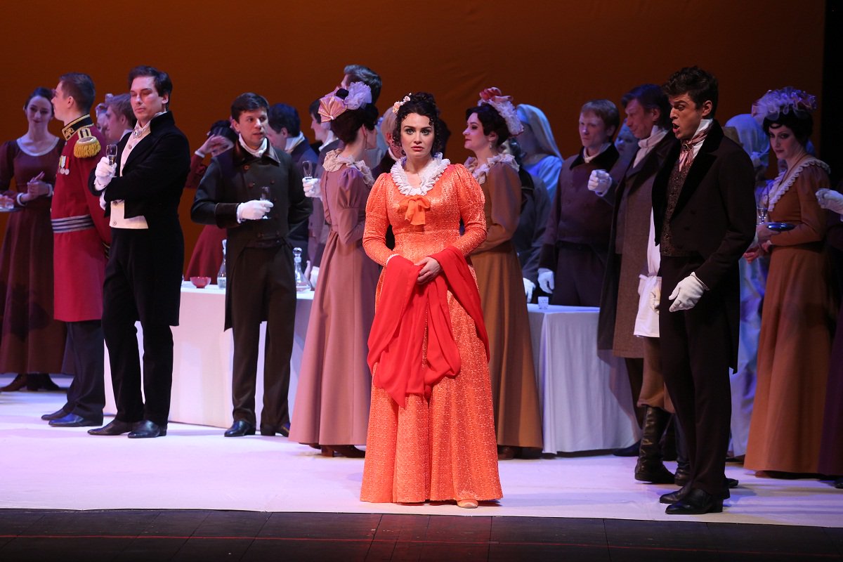krasopera's tweet photo. Фото с премьеры "Евгения Онегина". https://t.co/bfqdwdCIH5