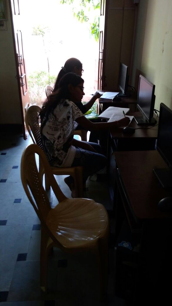 sevabharathitg's tweet photo. #Koushalam #SkillsDevelopment Bowenpally centre a joint effort by #Sevabharathi @yfs_official trains youth from slums in Computer skills #సేవాభారతి https://t.co/HVQSUtAeFf