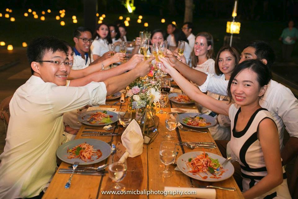 CosmicBaliPhoto's tweet photo. Happiness is when we raise all the glasses together and say “cheers!” for the Bride &amp; Groom. From the #wedding of F &amp; A.
#COSMICWeddingPhoto #WeddingMoments #HappyMoments #Cheers #WeddingToast #COSMICBaliPhotography #COSMICBaliPhoto #BaliPhotography #BaliProfessionalPhotographer https://t.co/R3UOf0pDa6