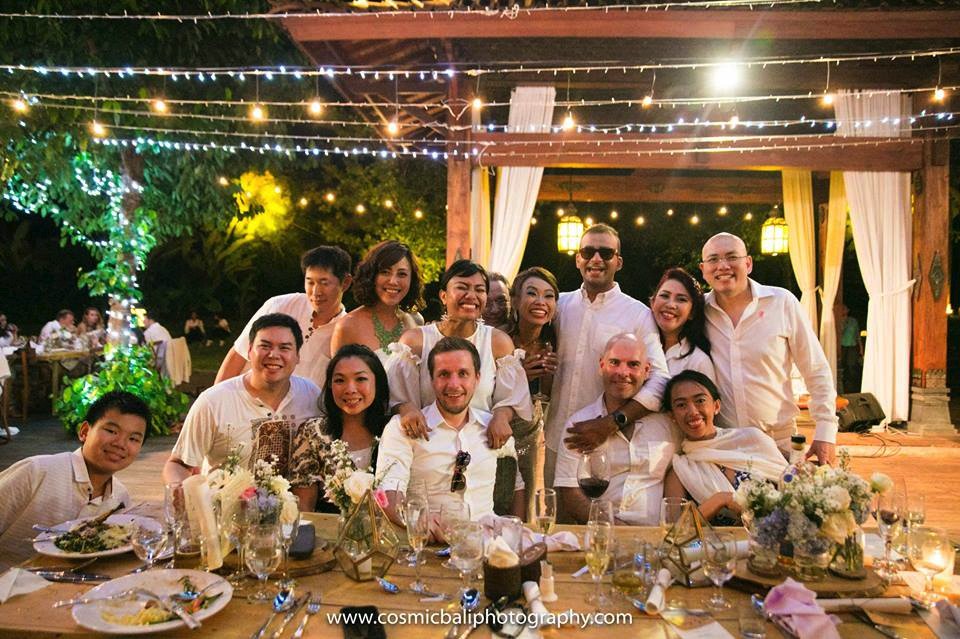 CosmicBaliPhoto's tweet photo. Happiness is when we raise all the glasses together and say “cheers!” for the Bride &amp; Groom. From the #wedding of F &amp; A.
#COSMICWeddingPhoto #WeddingMoments #HappyMoments #Cheers #WeddingToast #COSMICBaliPhotography #COSMICBaliPhoto #BaliPhotography #BaliProfessionalPhotographer https://t.co/R3UOf0pDa6