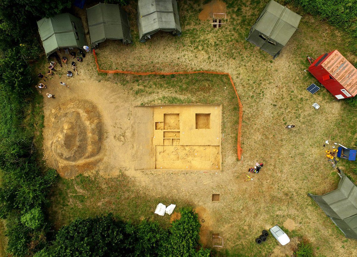 britishmuseum's tweet image. Recent excavations on Jersey have revealed a 14,000-year-old Palaeolithic campsite, founded long before the Channel Island was surrounded by sea.

This #IceAgeIsland project is nominated for @CurrentArchaeo’s Research Project of the Year! Voting ends today archaeology.co.uk/vote