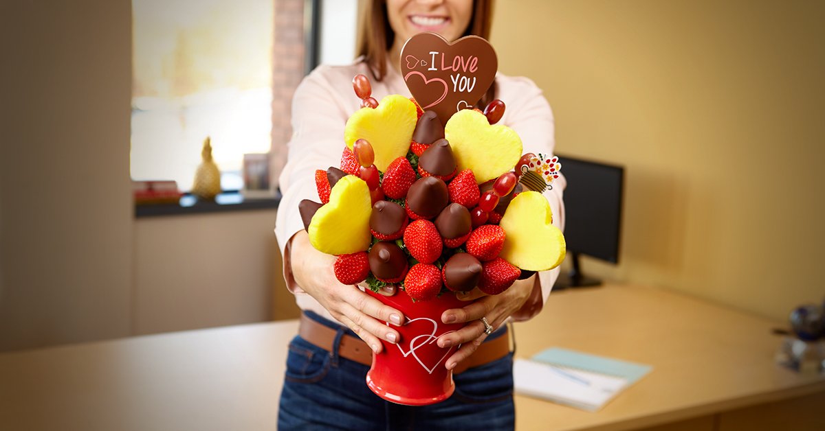 EAHanoverMD's tweet photo. This Valentine’s Day, surprise them at work or at home with a gift that looks as amazing as it tastes! Visit us today to set up the surprise. #WINVDAY https://t.co/gXAv6HOjwx