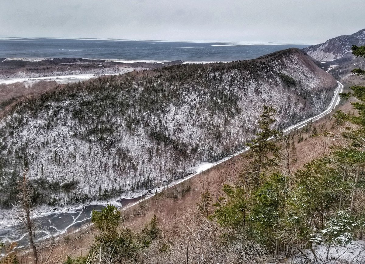 CapeBreton_Hike's tweet photo. The Acadian trail in the Cape Breton Highlands National Park offers amazing scenic views. The trail follows the river and meanders through an old forest.
.
#CapeBreton #capebretonisawesome #hiking #outdoors #ExploreCanada #ExploreCB #ExploreCBWinter #NovaScotia #visitnovascotia https://t.co/UYJAmPbdht