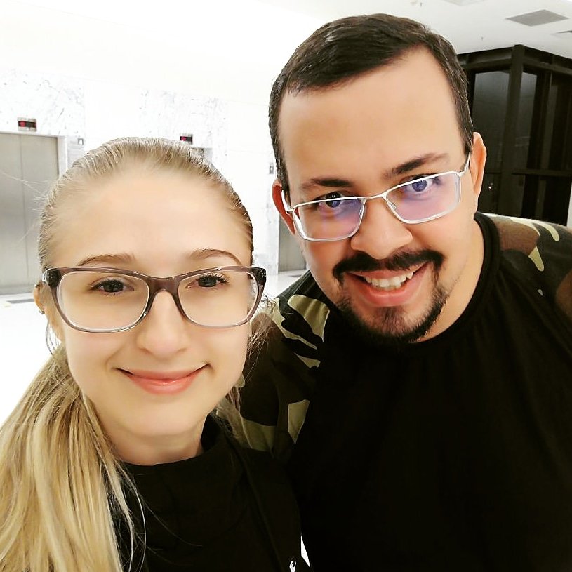 monesstos's tweet photo. Eu e a Fanny!!! #canalanjoserra #clm10 https://t.co/v9FLn8OTNz