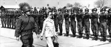 dignoslafuerza's tweet photo. El 05/02/75 la Presidente de la Nación, M. Estela Martínez de Perón, firma el Decreto 261/75 donde ordena ANIQUILAR la SUBVERSIÓN instalada en la Prov. de Tucumán.
Se da inicio a la GUERRA REVOLUCIONARIA instalada en Argentina por las Agrupaciones TERRORISTAS de ERP  y MONTONEROS https://t.co/f6myHL502F