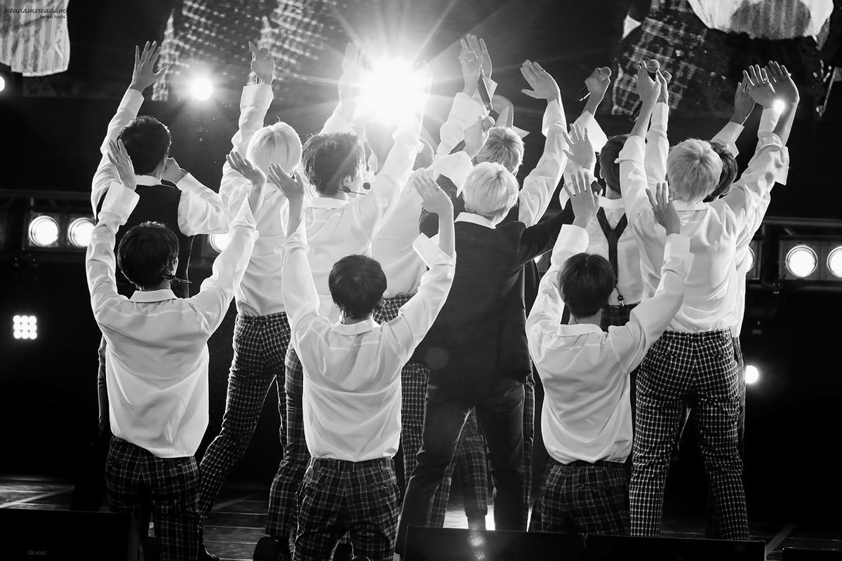 Hoshi_tomtom's tweet photo. 너에게 건네는 사소한 말, 사소한 행동에 고맙다고 말하는 너에게 #고맙다 https://t.co/llA1A928pH