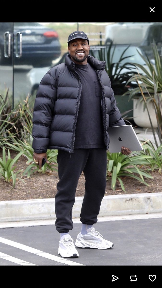 IamVitalle's tweet photo. Cozy Kanye ✊🏽 https://t.co/TtmD4mJMyu