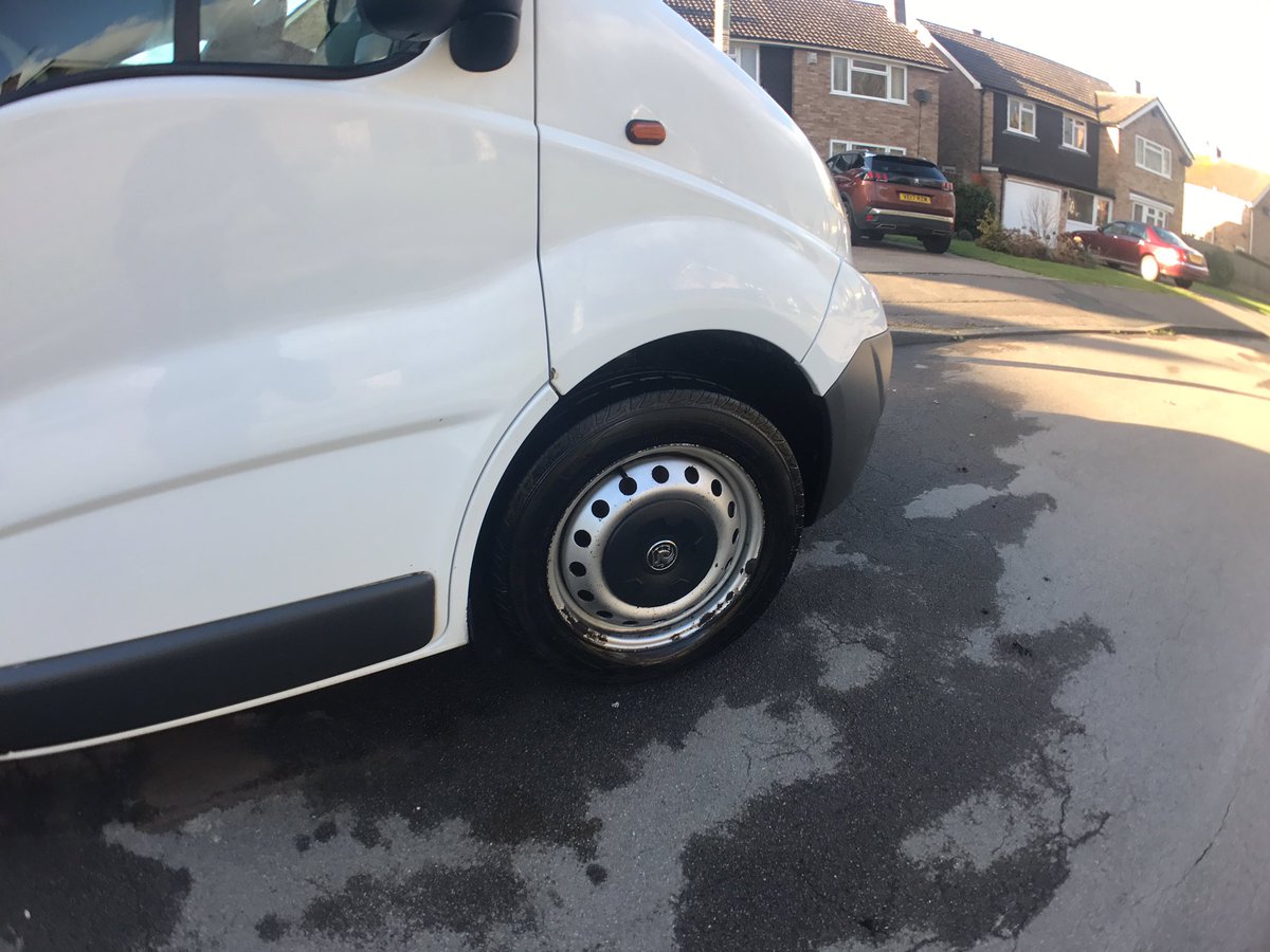 MotorSplash_'s tweet image. Sunday was spend valeting this Vauxhall vivaro 6 hrs down and the van looks completely different!  #valeting #Gloucester #Vauxhall