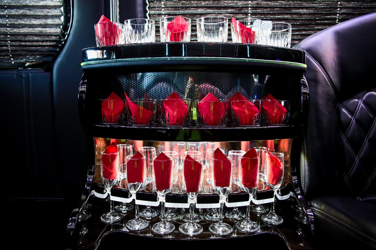 BackstageLimo_'s tweet photo. Steve loves Valentines Day. He wants to pic you up in one of his ultra-fine limousines. Call 405-590-2452 and ask for Steve. Or you can call him Cupid, like we do! Check out this AMAZING #ValentinesDeal-> https://t.co/RkCdp0W6gU  #SeeOKC #OKC #OKCVIPEXPERIENCE 💕💕💕 https://t.co/eieTxTHPEX