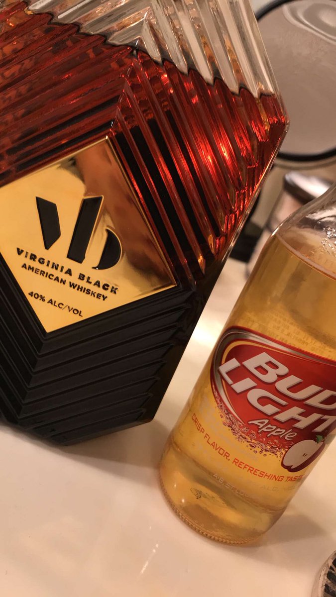 JupiterBomb's tweet photo. Last night was me “not drinking.” https://t.co/wwvy7OEaEw