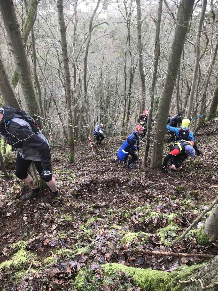 sentiersphoenix's tweet photo. Droit dans la pente, nez dans la mousse, c’est ça aussi le Trail en Ardenne... #trailinardenne #biotrail https://t.co/0AviIk0kNo