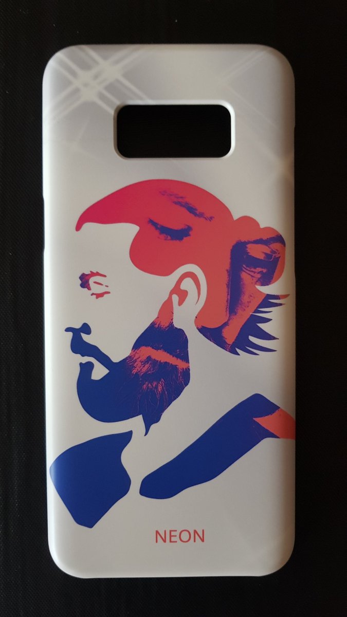 Utchen0's tweet photo. #Isitlove? Yes....I love my new mobile case!😉😍 Waiting for the new album #neon #reagarvey 🎶🎸🎶 https://t.co/K4O708FU3l