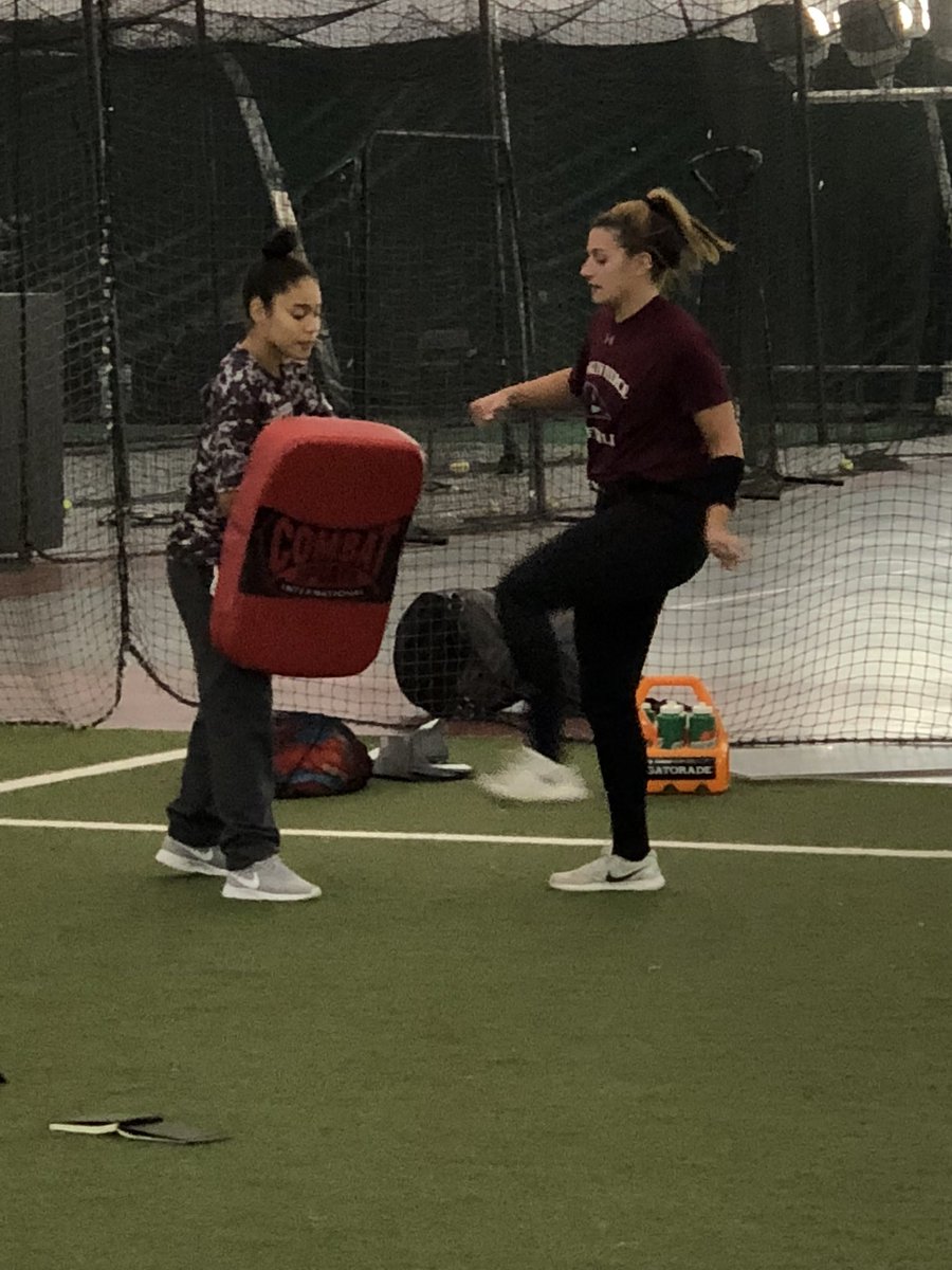 FPUSoftball_'s tweet photo. #bringingteamstogether https://t.co/IhCsrVIcWc