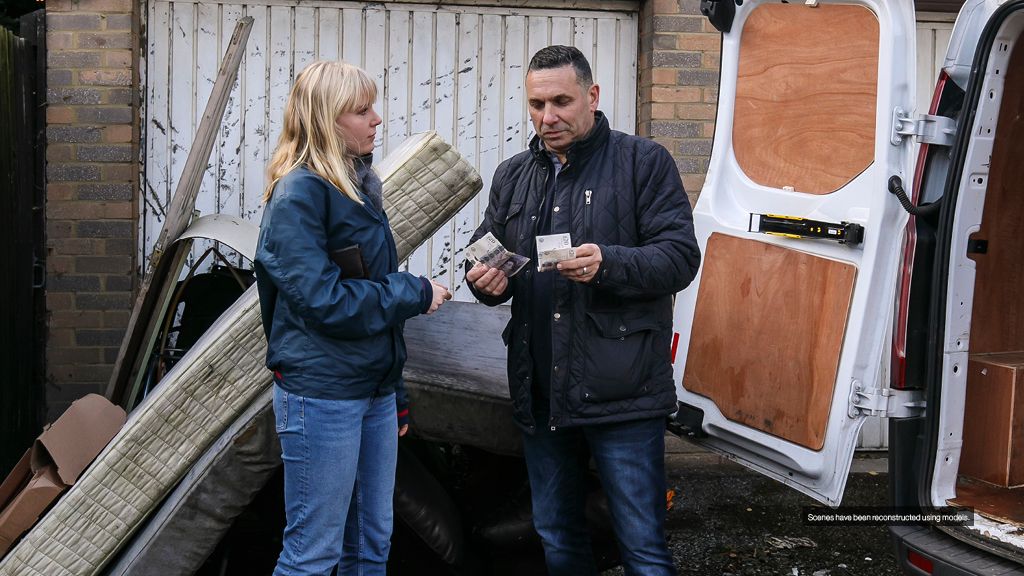 NewhamLondon's tweet photo. If anyone other than the council disposes of your waste you must check that they are registered or you could face a fine of up to £5000 https://t.co/a5CTGKtuI1   
#KeepNewhamClean https://t.co/vDwc71nT7P