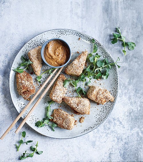 ThrivoUK's tweet photo. MEAT FREE MONDAY INSPO: 'Tofu Coconut-Crumbed Dippers With Satay Sauce'
For a plant-based inspired dish to start your week, try this Asian-inspired tofu satay! SEE RECIPE ->https://t.co/8H6pHN09no #vegan https://t.co/LhnhSPFCy8