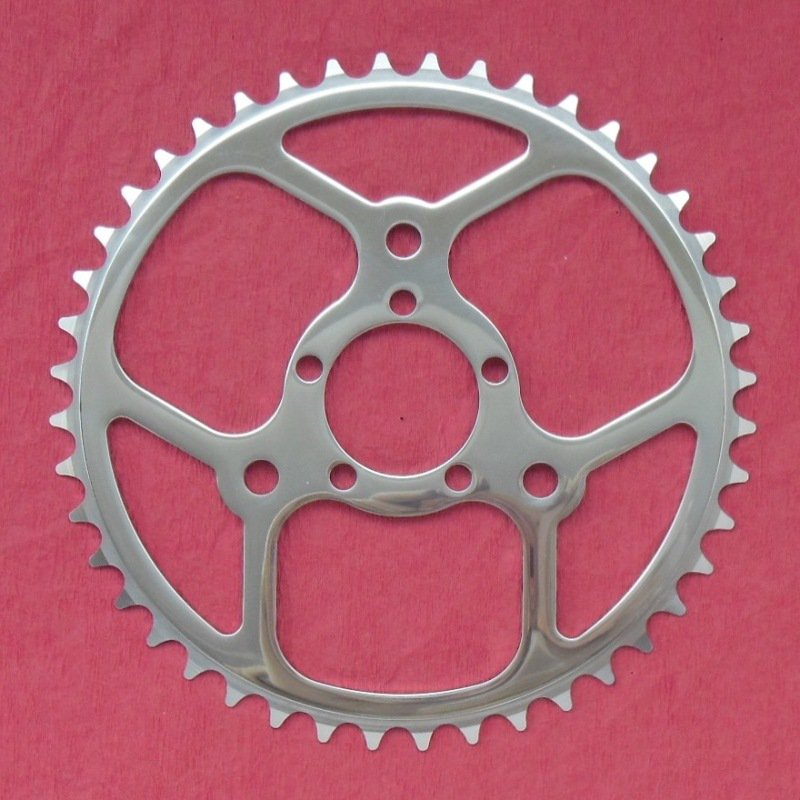 CTS_Chainrings's tweet photo. 🎉㊗️❤️✌️😃🌀🌴 #5VIS #BCD83 #BICYCLE #chainring サンプレタイプ 5VIS クランク用アウター　PCD83 44T　製作しました。飾穴無しのシンプルなタイプでの製作です。ビンテージ5-7Sチェーン対応。有難うございます🙏😇
都合が良くなく撮影に難儀していましたら、これら正面画像のみとなってしまた https://t.co/2aiguD4kD8