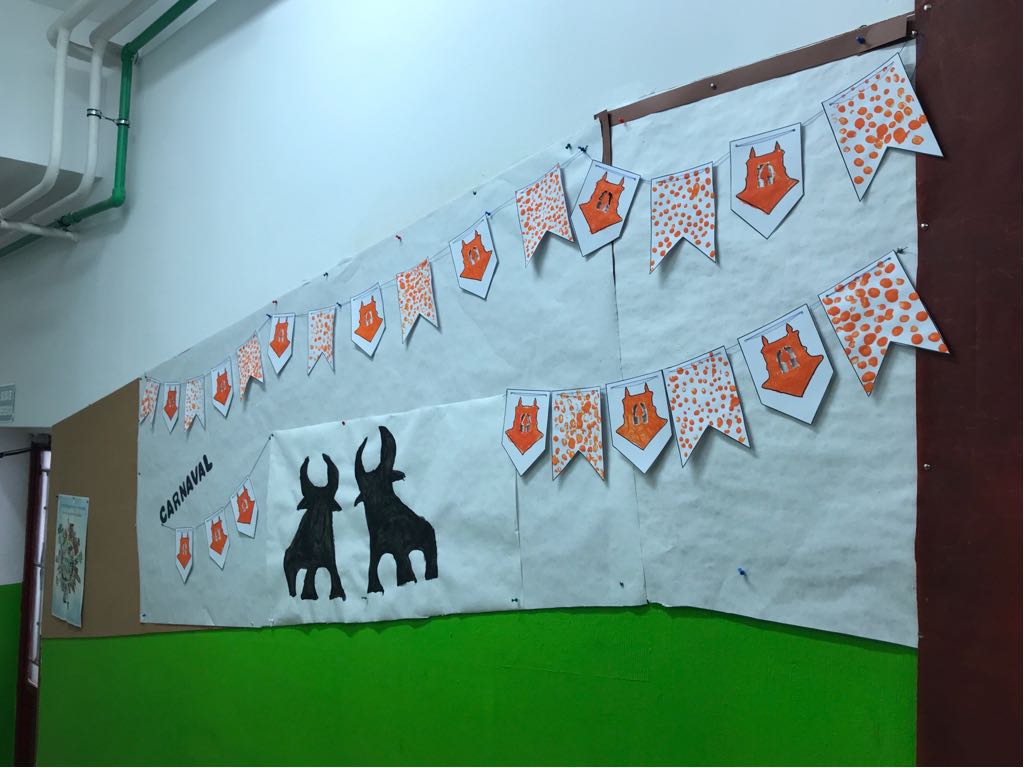 carnavaldeltoro's tweet photo. Precioso mural de niños de 4 años del @CeipSanFran , pequeños farinatos, grandes carnavaleros #EnLaSangre #DeCuna https://t.co/ynz1eTmPfG