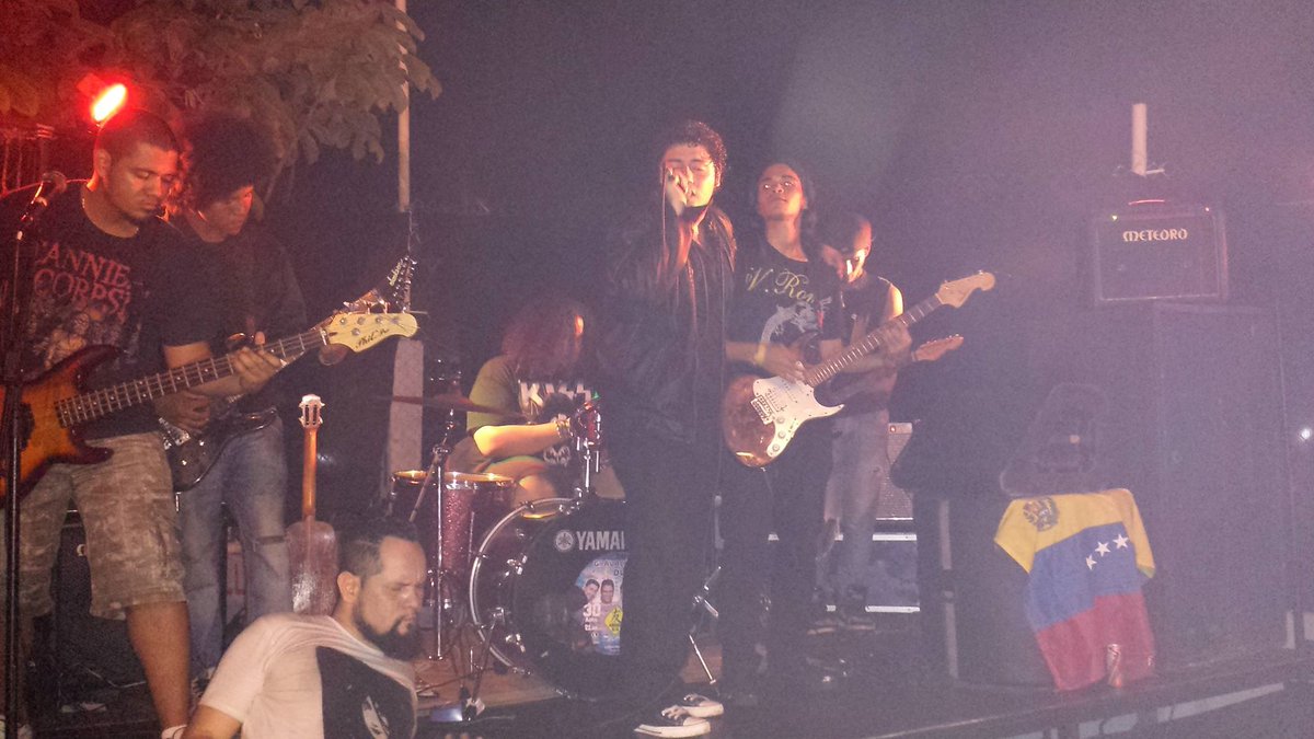 Cerca de la media noche del 31 de mayo de 2014, <a href="/ac3rtijooficial/">Ac3rtijo</a> sube a la tarima del festival #OesteRockFest en Manaos, Brasil. Una hora de show y once temas para luego compartir con el publico que estuvo en el festival. 
#Ac3rtijo #LaHistoriaDeAc3rtijo <a href="/ac3rtijooficial/">Ac3rtijo</a>