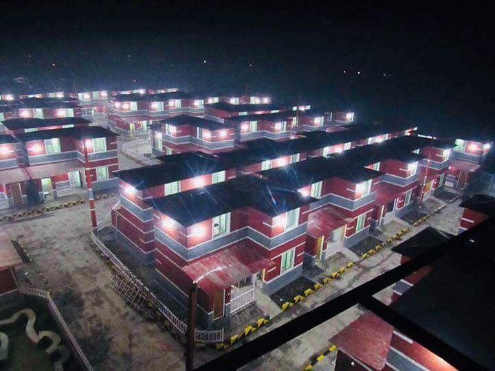 KekiAdhikari's tweet photo. यहाँहरुको योगदान र निरन्तरता आफैमा एउटा नमुना बन्न पुगेको छ। कुनै शब्द छैनन् बखान गर्न। हामी सबै यहाँहरु जस्तै बन्न सकौँ। धन्यवाद सिताराम दाइ, कुन्जना दिदी अनि सम्पुर्ण सहयोगी मन र हातहरुलाई।।
Namuna Basti (Rautahat, Chandrapur Ward No 8 Santapur) https://t.co/9gOhO4HMBb