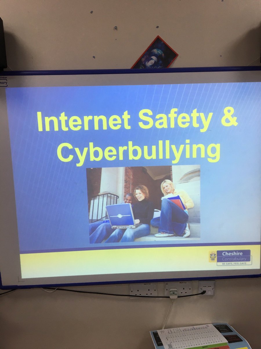 PoliceWidnes's tweet photo. PCSO 21122 attending Oakfield primary school this afternoon. Talking to year 5 pupils regarding internet safety and cyber bullying. #copstars @ChepolSumner https://t.co/EoXApZNamE