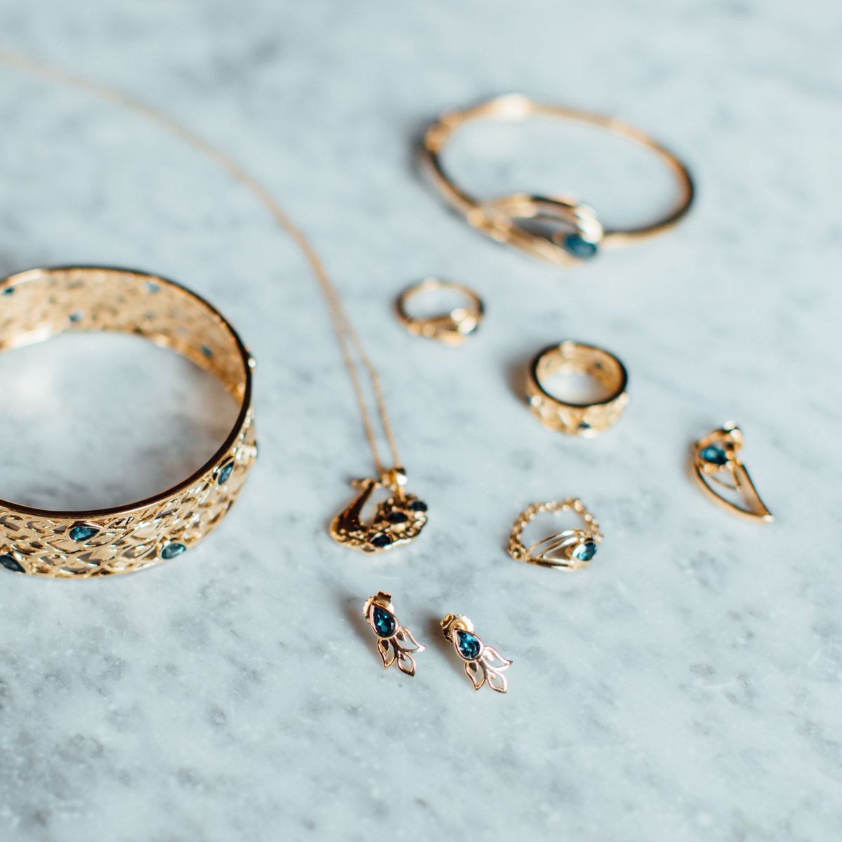 Build up to this dreamy Pavo collection. The faceted pear cut London Blue Topaz gemstones are known for their balancing and calming effects, which make for the perfect everyday pieces. 
#londonbluetopaz #topaz #jewellery #gemstones