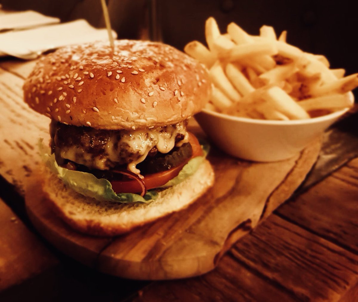 PisteWineBar's tweet photo. BEER, BURGER & SIDE £10! Sun - Thurs this February!
Simply join the ski club @https://ski-club.pistewinebars.com/
There's a few to choose from! #beerandburger #howdoyoulikeyours #feboffer #skiclub #tarporley https://t.co/y5w8xLdKmD