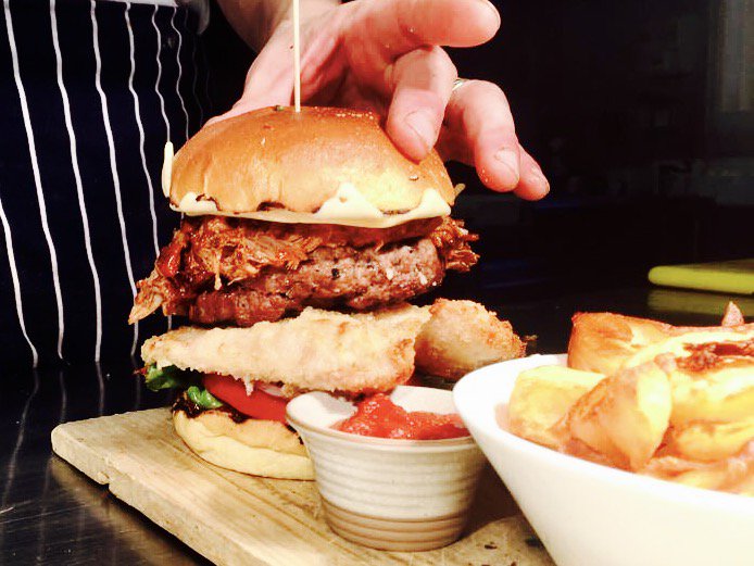 PisteWineBar's tweet photo. BEER, BURGER & SIDE £10! Sun - Thurs this February!
Simply join the ski club @https://ski-club.pistewinebars.com/
There's a few to choose from! #beerandburger #howdoyoulikeyours #feboffer #skiclub #tarporley https://t.co/y5w8xLdKmD