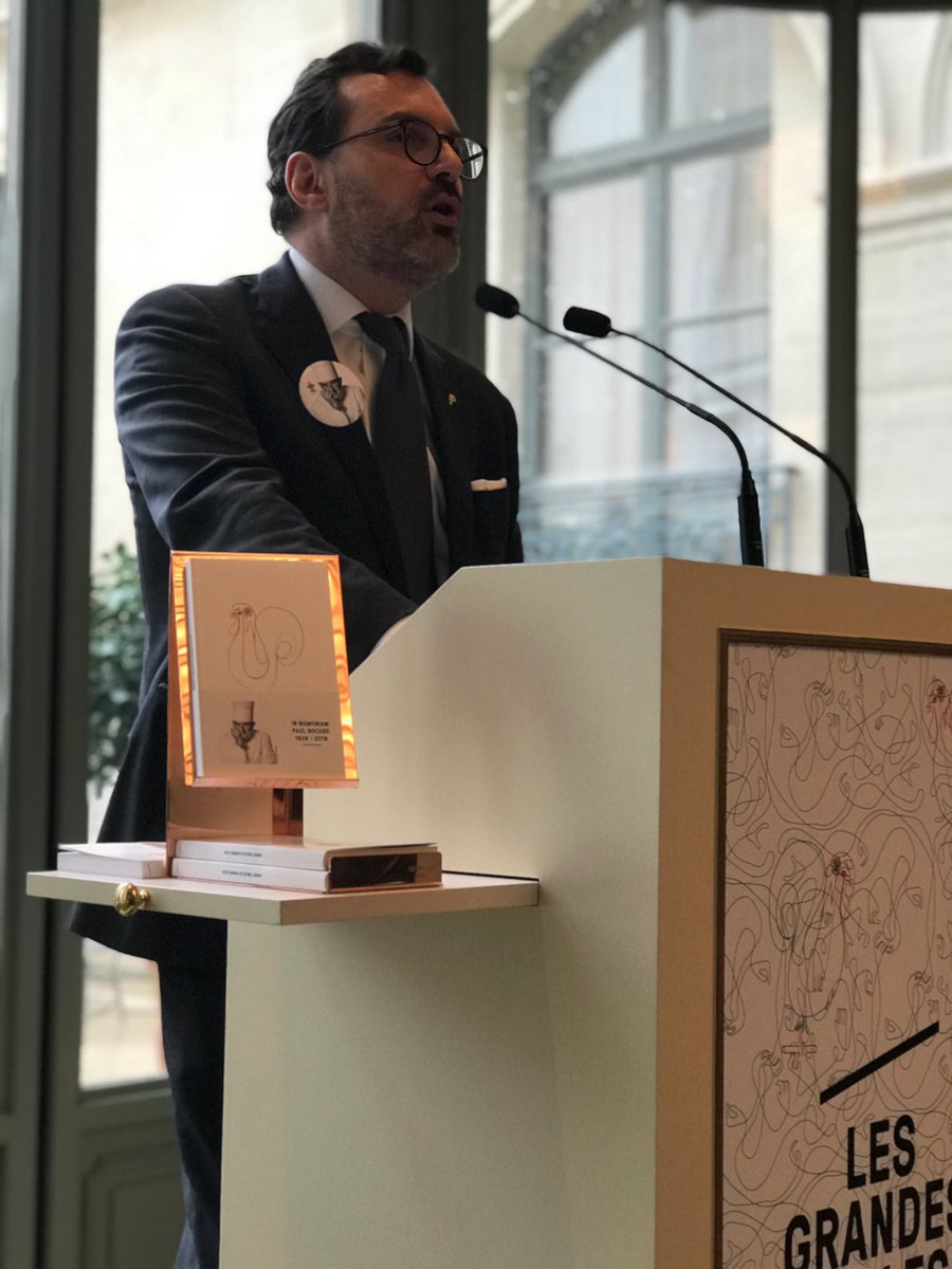 LGTDM's tweet photo. Discours de @nchatenier et @davidsinapian annonçant les nouveaux membres des Grandes Tables du Monde #LGTDMguide2018 https://t.co/ohxSAtMZ0n