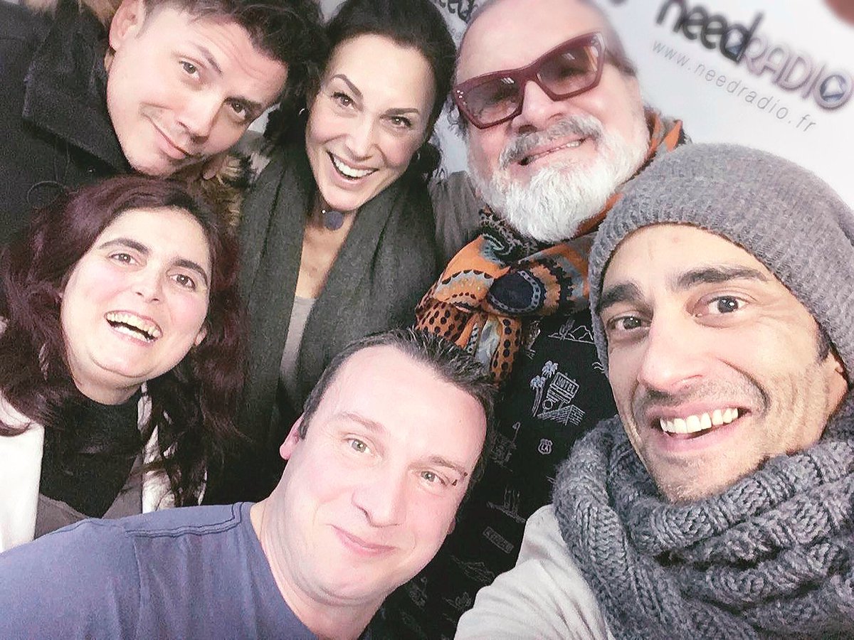 generation_8090's tweet photo. Une joyeuse équipe! 
On a de bonnes têtes, non? 😉
Estelle Daniere Olivier Benard Laurent Bàn Gill Amet Martial Leon @LeonMartial @ClaireRatzki @generation_8090 @laurentban @estelledaniere @olivierbenard @Gillamet https://t.co/VFZMczv9r5