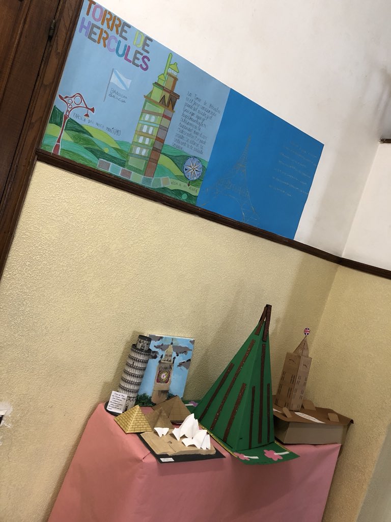 doroteascolegio's tweet photo. Exposición 1º de Primaria #compartetuarte #elartequenosune https://t.co/nr7vbJo8BC