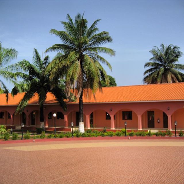 everycountryint's tweet image. Azalai 24 de Setembro, Bissau, Guinea-Bissau.

A comfortable hotel in the African nation of Guinea-Bissau. One of the least visited countries in the world. Tip: I got the visa easily in Rabat, Morocco.

#travel #hotels #guineabissau