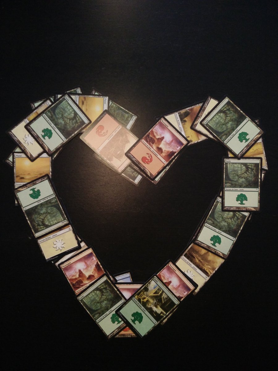 steevefontaine's tweet photo. Après un super draft Unstable, voici comment je retrouve les terrains que j'avais prêtés. J'aime mes amis. #MTGLove #MTGUST @wizards_magicFR https://t.co/Vm0ratDZKV