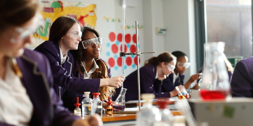 HF_Careers's tweet image. New #blog: @HarrisFed tops school performance tables! Read more: socsi.in/TIEen #schoolperformance #ThinkTeaching #ThinkHarris