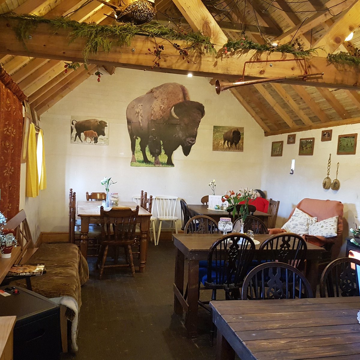 Through the gate tweet media